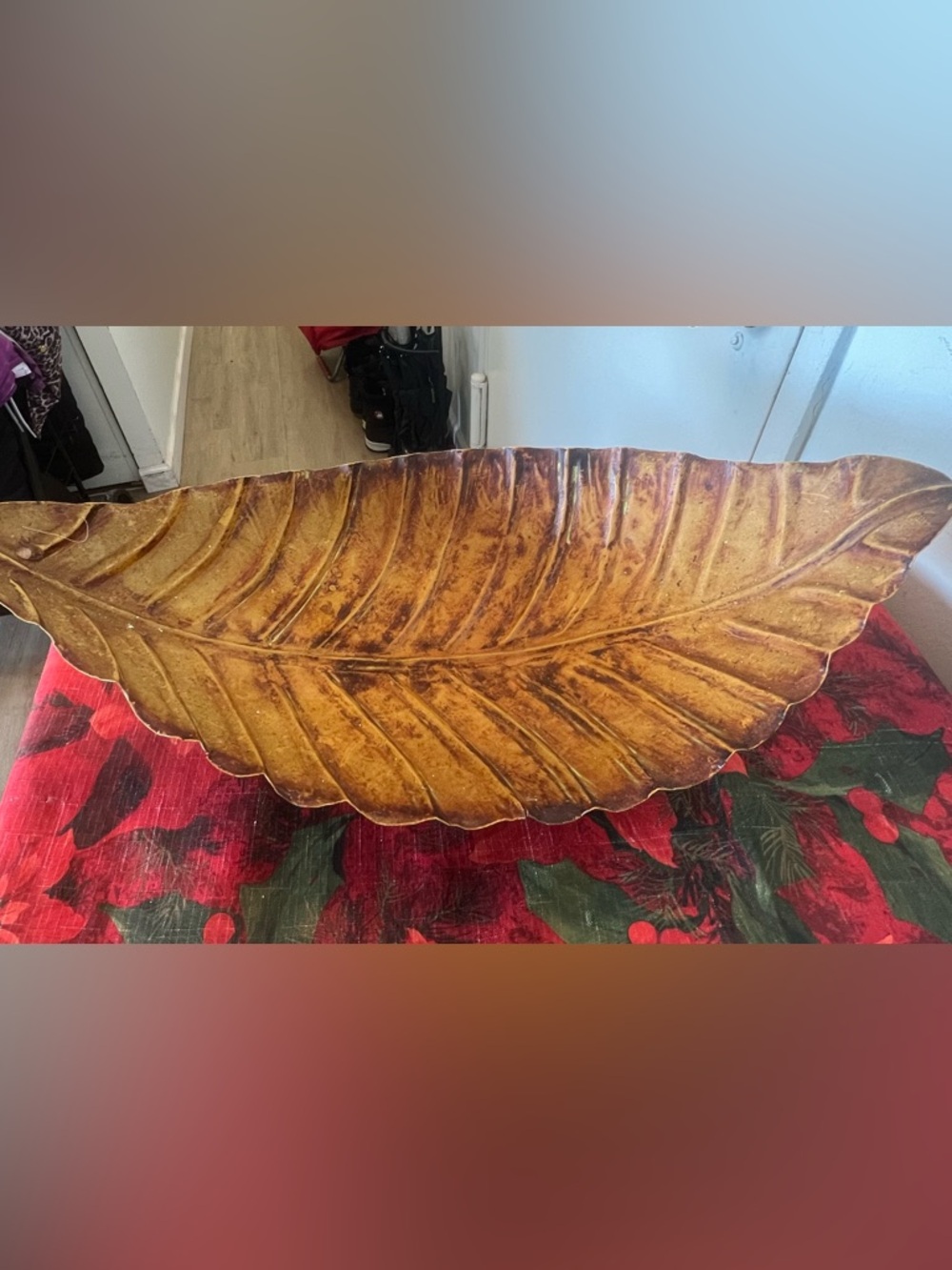 Large Decorative Indoor/Outdoor Leaf Bowl